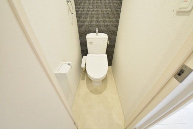 ＪＲ埼京線 与野本町駅 徒歩12分 2階建 築7年のトイレ写真
