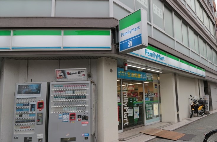コンビニ　ファミリーマート 栄瓦通店（コンビニ）まで410m