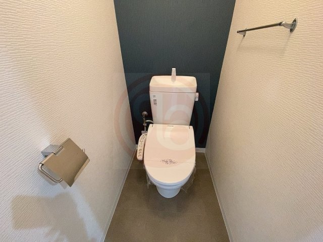 地下鉄千日前線 新深江駅 徒歩5分 7階建 築47年のトイレ写真