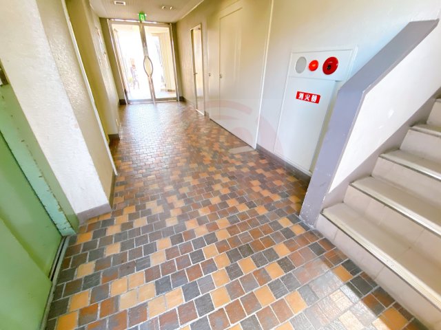 地下鉄千日前線 新深江駅 徒歩5分 7階建 築47年の外観写真