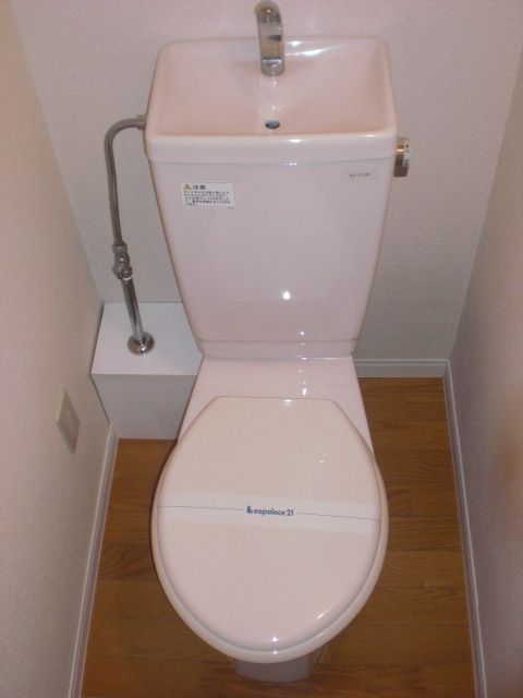 湘南新宿ライン高海 籠原駅 徒歩8分 2階建 築26年のトイレ写真
