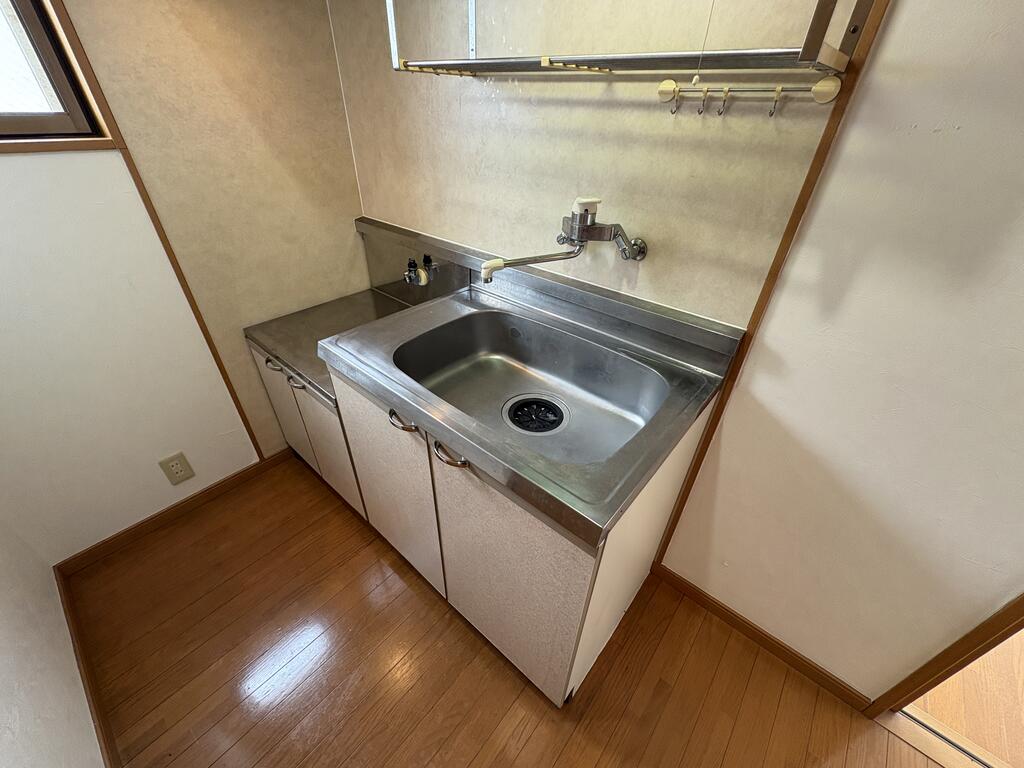 西鉄天神大牟田線 花畑駅 徒歩4分 3階建 築27年のキッチン写真