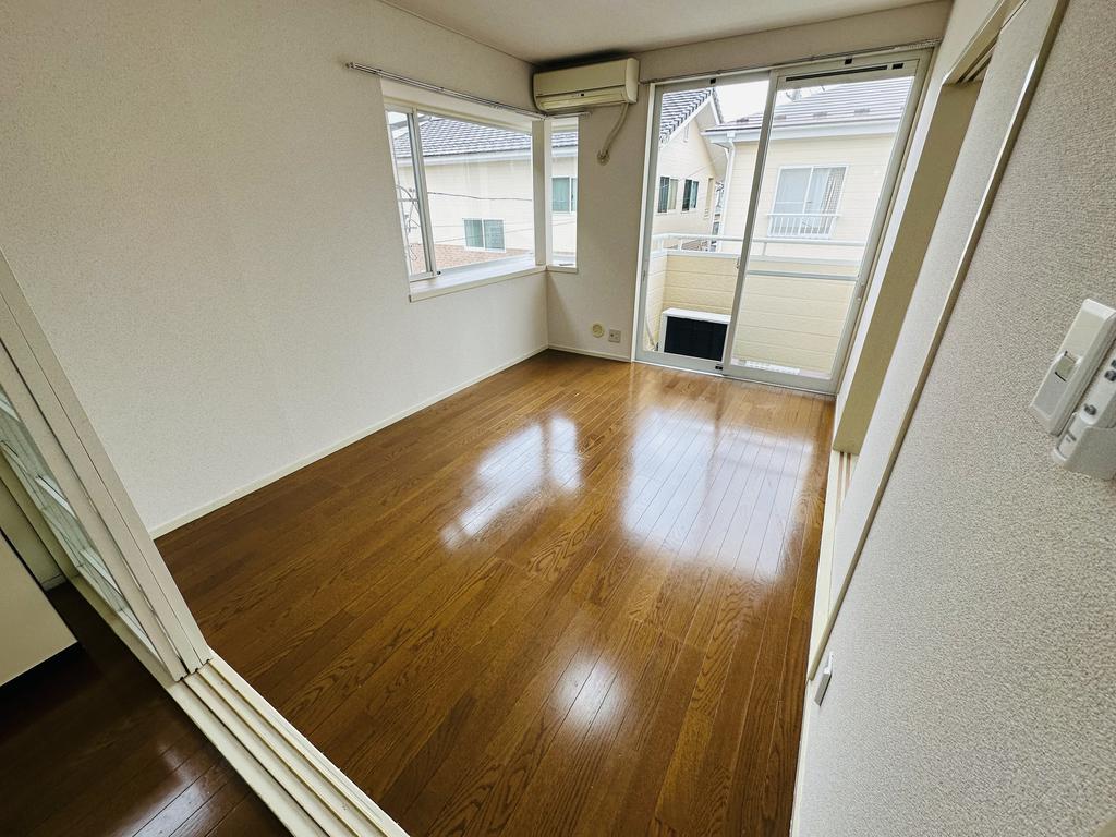 ロイヤルシティ石田参番館の居間写真