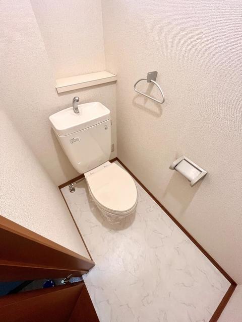 トイレ　別部屋同タイプ