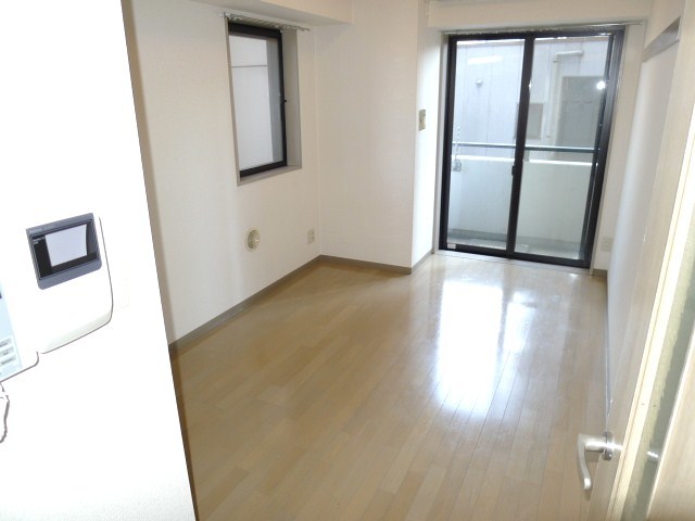 スプルースつつじヶ丘の居間写真