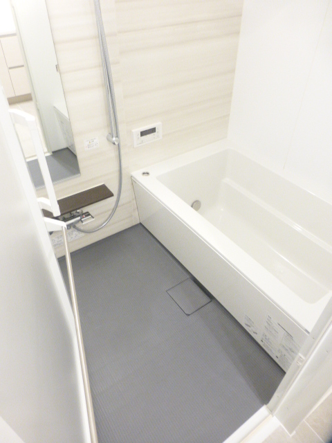 バス・シャワールーム　※別部屋の参考写真です。