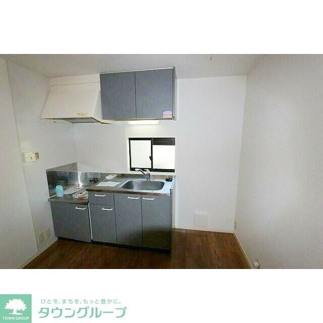 ＪＲ東海道本線 平塚駅 バス乗車時間：11分 最寄りバス停で下車 徒歩4分 2階建 築30年のキッチン写真