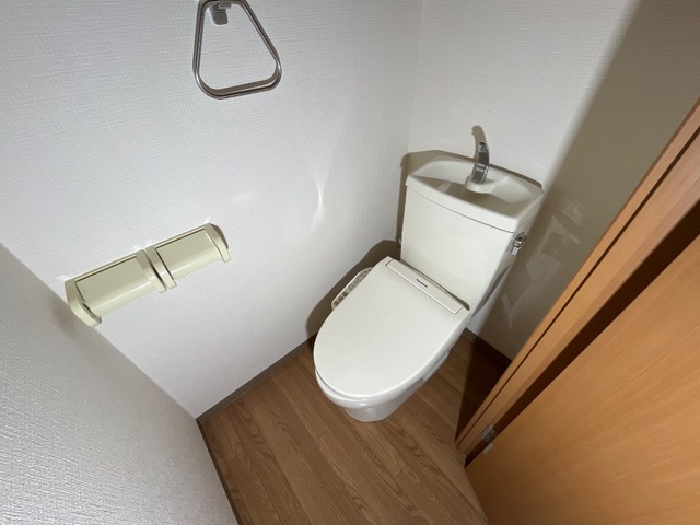 トイレ　清潔感のあるトイレです