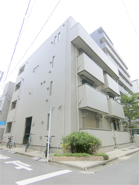 建物外観　2017年12月築　鉄骨造地上4階建て総戸数10戸　東京都大