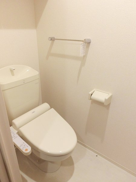 トイレ　同タイプ参考写真