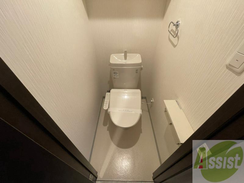 トイレ　ウォシュレット機能がついたトイレです。安心して使用できます。
