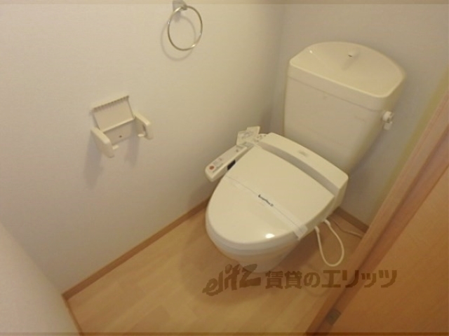 レオパレスエヌリバーのトイレ写真