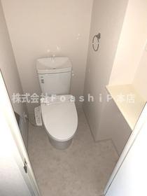 東急田園都市線 用賀駅 徒歩9分 5階建 築8年のトイレ写真
