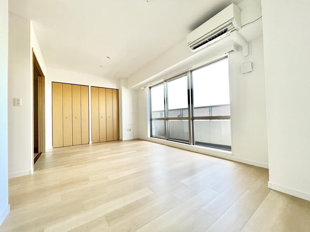 居室・リビング　※別部屋の参考写真です。