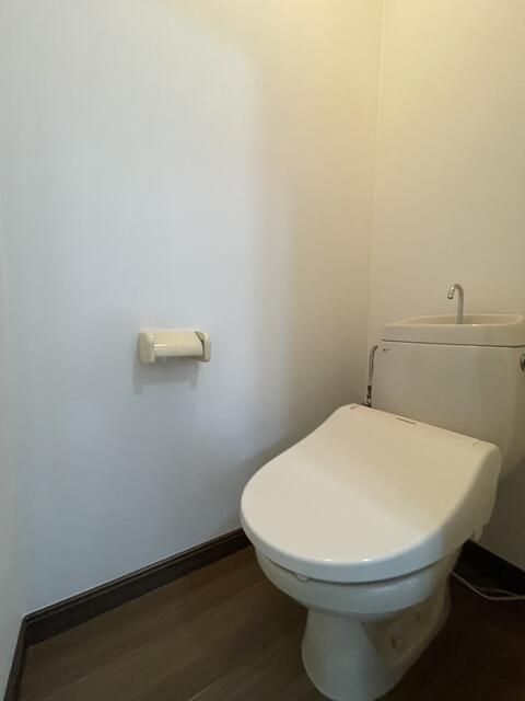 ＪＲ根岸線 根岸駅 徒歩19分 2階建 築39年のトイレ写真