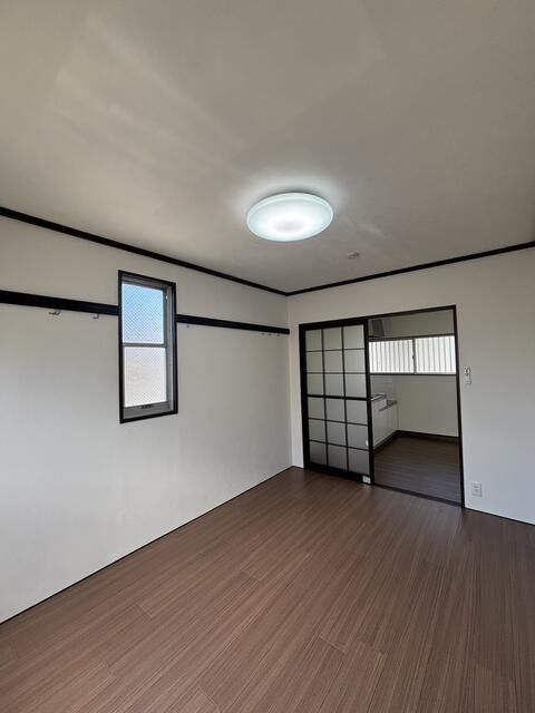 ＪＲ根岸線 根岸駅 徒歩19分 2階建 築39年の居間写真