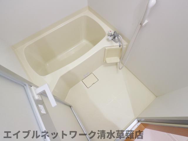 バス・シャワールーム　コンパクトで使いやすいお風呂です