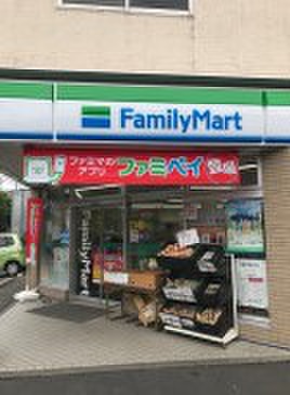 コンビニ　ファミリーマート狛江岩戸南四丁目店（コンビニ）まで583m