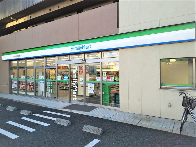 コンビニ　ファミリーマート千住河原町墨堤通り店（コンビニ）まで320m