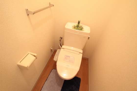 トイレ　※別部屋の写真です