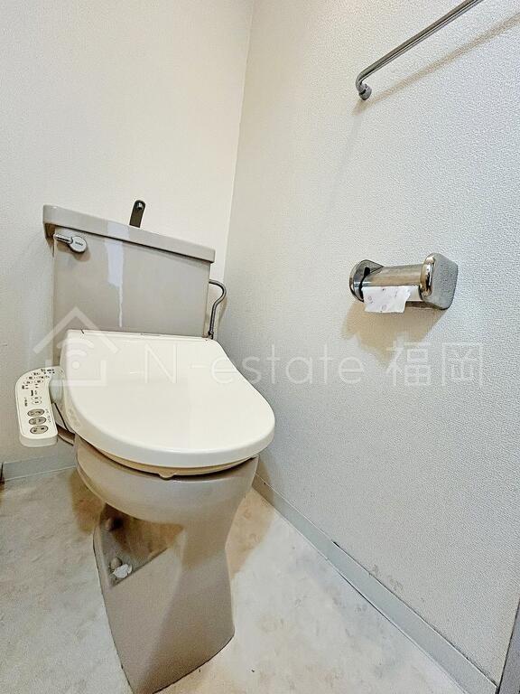 地下鉄空港線 西新駅 徒歩8分 8階建 築31年のトイレ写真