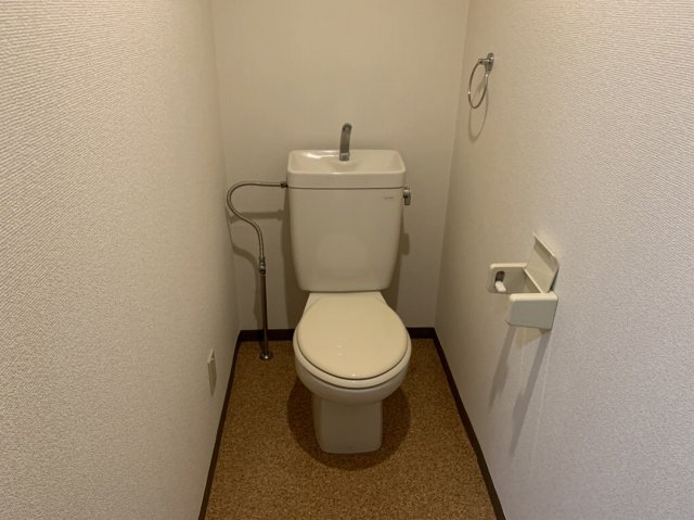 地下鉄箱崎線 貝塚駅 徒歩19分 10階建 築27年のトイレ写真