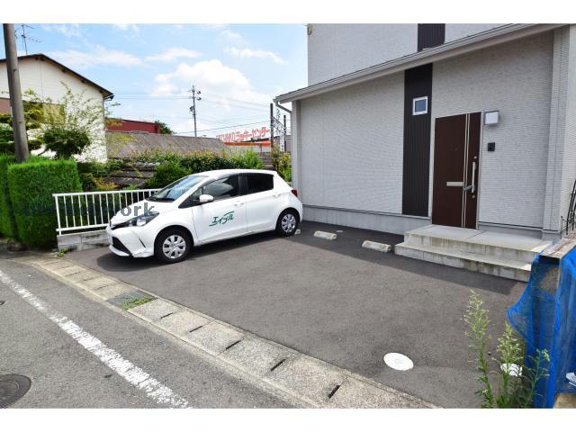 駐車場　駐車場