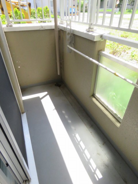 バルコニー　夏に便利なバルコニー付きです♪