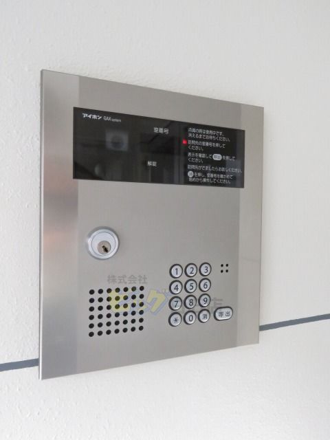 エントランス　人気のオートロック付きマンションです♪