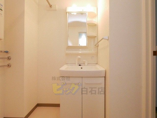 洗面設備　人気の設備シャンプードレッサーを完備しています♪