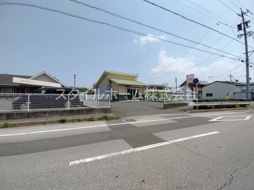 ドラックストア　有限会社かめい調剤薬局 草間店（ドラッグストア）まで424m