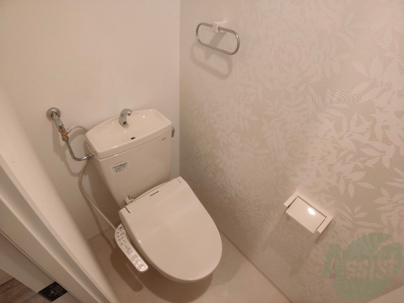トイレ　ウォシュレット機能がついたトイレです。安心して使用できます。