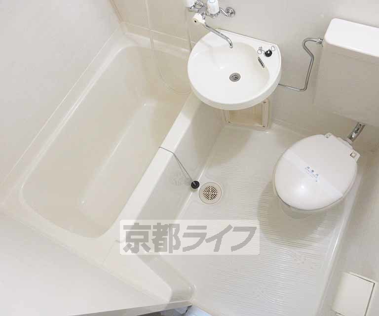 バス・シャワールーム　広めのユニットバスです