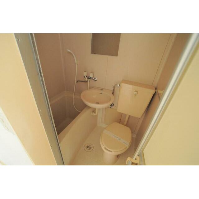 バス・シャワールーム　他のお部屋のお写真です。（参照）