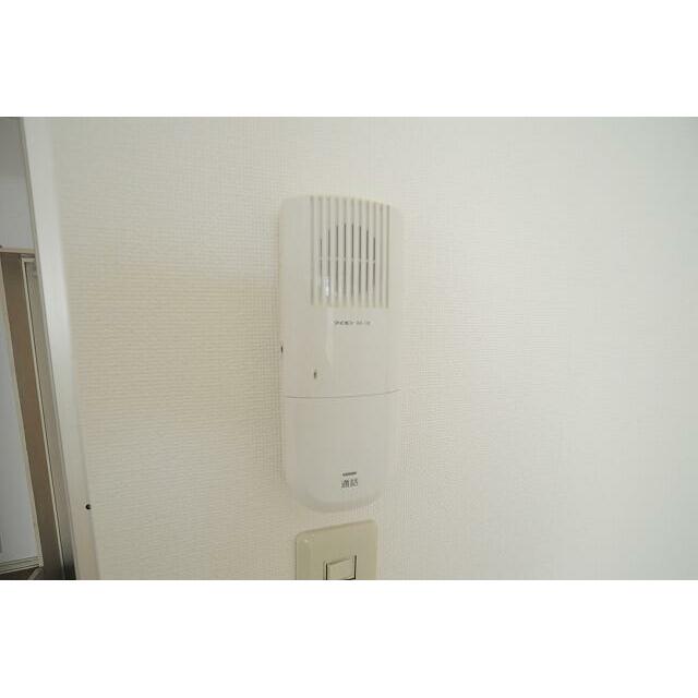 玄関　他のお部屋のお写真です。（参照）