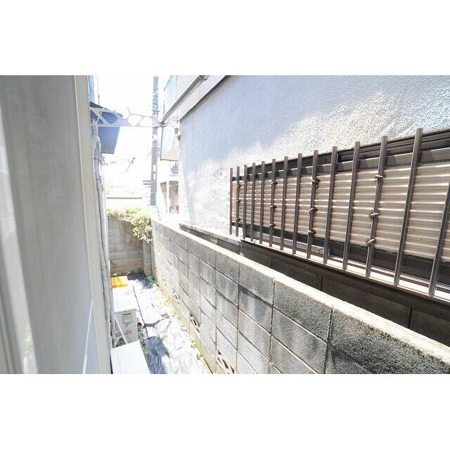 バルコニー　他のお部屋のお写真です。（参照）