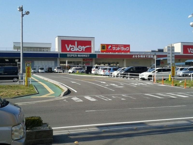 スーパー　バロー鈴鹿店（スーパー）まで270m