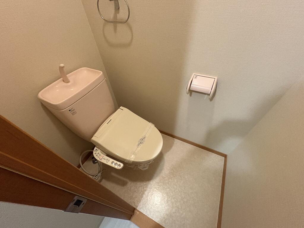 トイレ　ウォッシュレット付