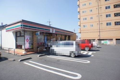 コンビニ　セブンイレブン小山城北店（コンビニ）まで663m