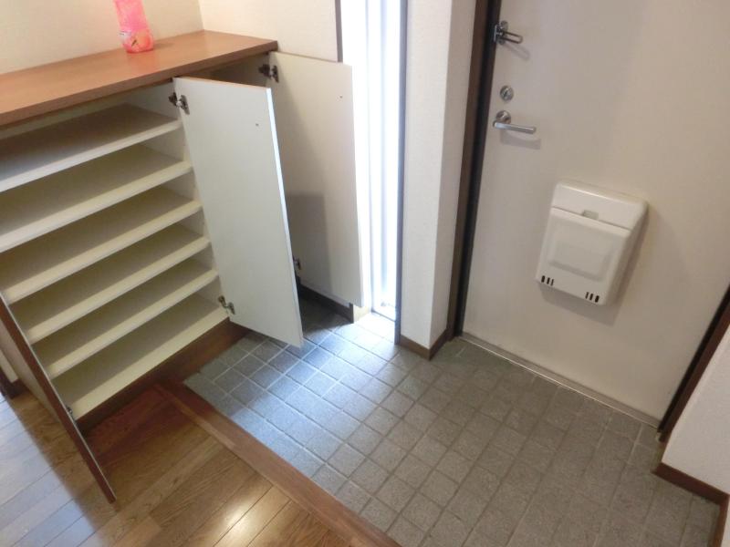 玄関　同タイプの部屋の写真です