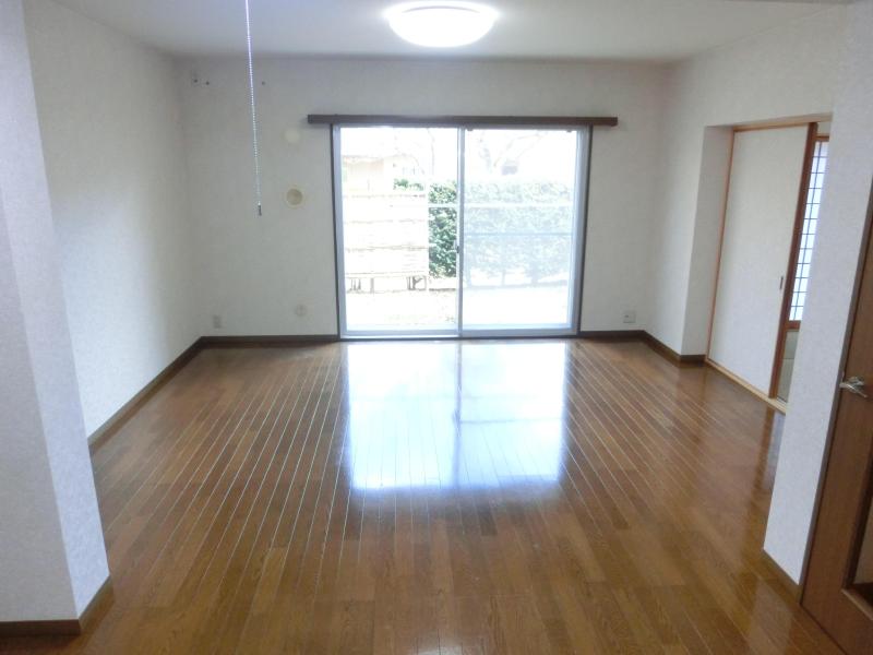 居室・リビング　同タイプの部屋の写真です