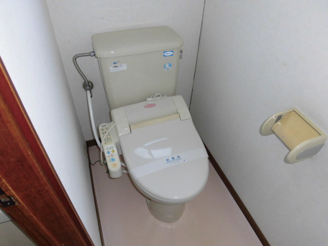 宝3丁目貸家のトイレ写真