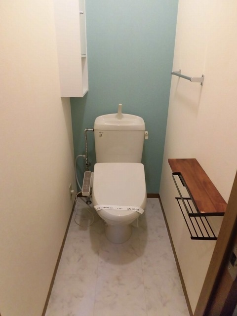 トイレ　温水洗浄便座機能付き