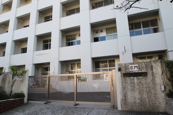 【広島市西区高須のマンションの小学校】