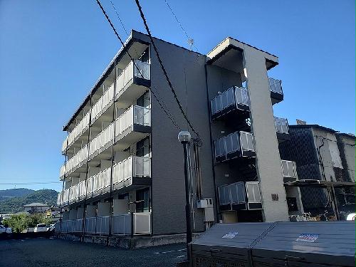 【レオパレスフェアリーの建物外観】