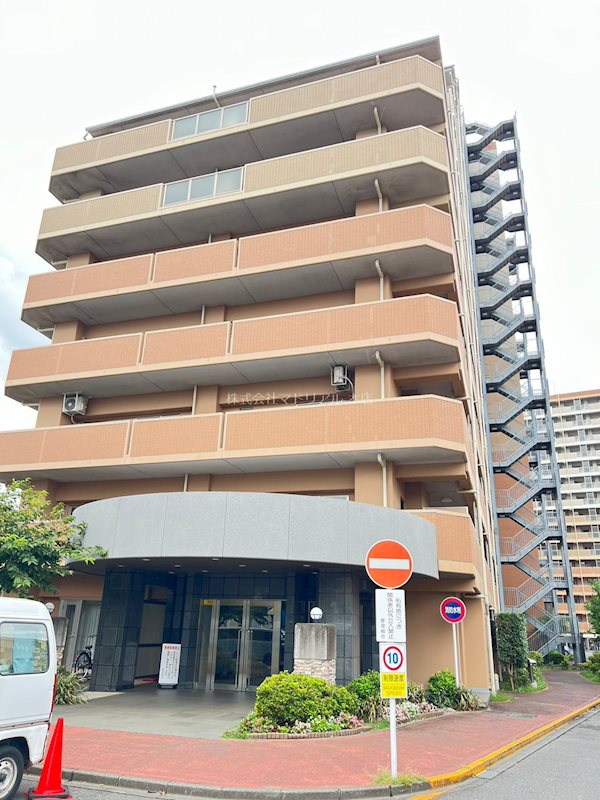 藤沢市長後のマンションの建物外観