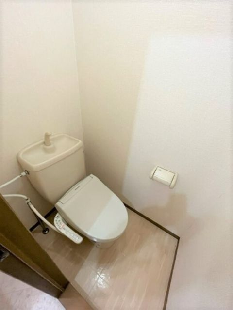 【ＨＹＰＥＲ ＢＡＬＬＡＤ　Ａのトイレ】