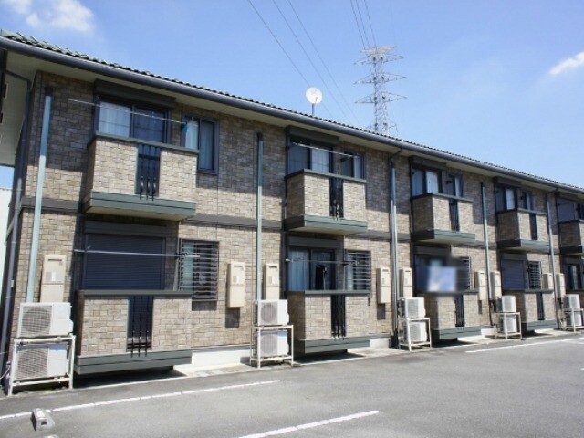 小山市犬塚のアパートの建物外観