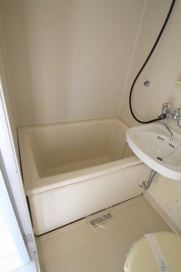 バス・シャワールーム　※他号室の写真です。