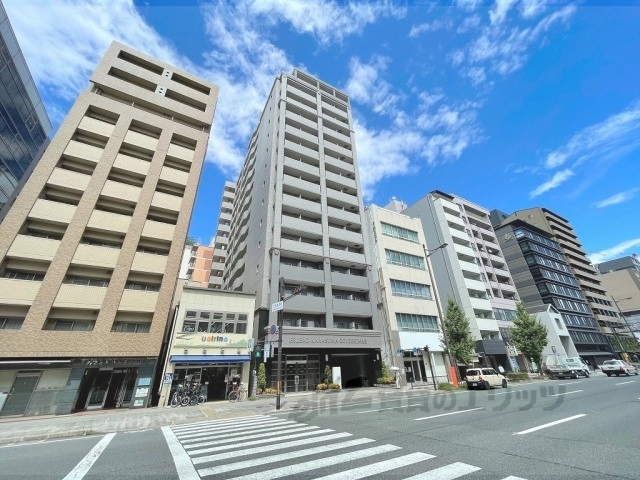 京都市下京区万寿寺町のマンションの建物外観